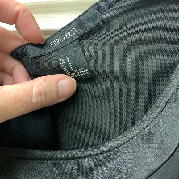 Forever21 patterned one sleeve dress - Picture 2 of 5